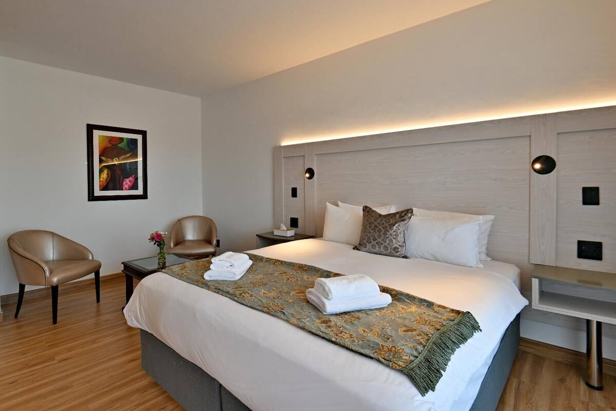 Habitación doble superior | Minibar, caja de seguridad en la habitación, wifi gratis y ropa de cama