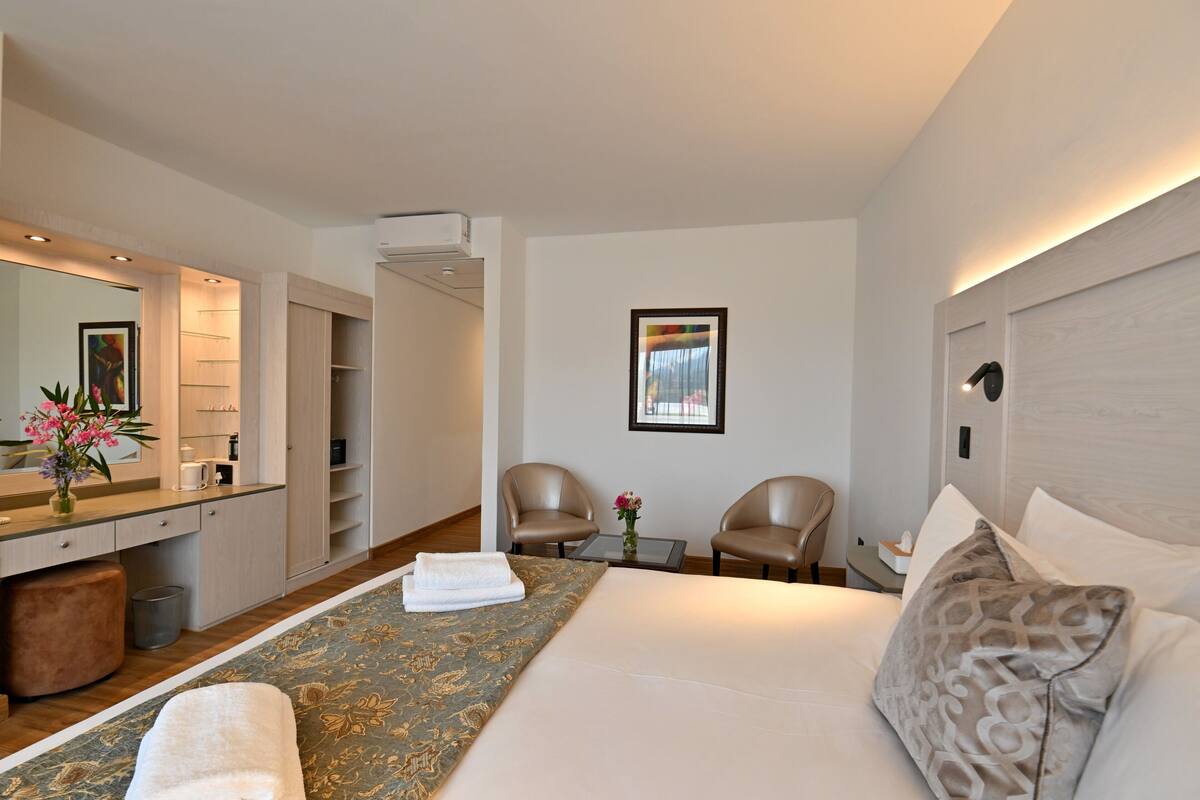 Superior Double or Twin Room, Balcony, Mountain View