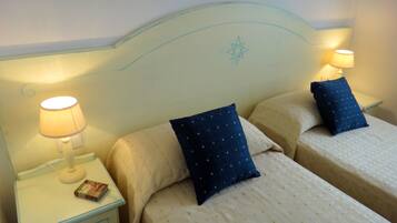 Nôi/giường cho trẻ sơ sinh (phụ phí)