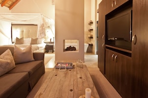Executive Double or Twin Room | Living room