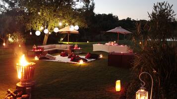 Se sirven desayunos, almuerzos y cenas; cocina local