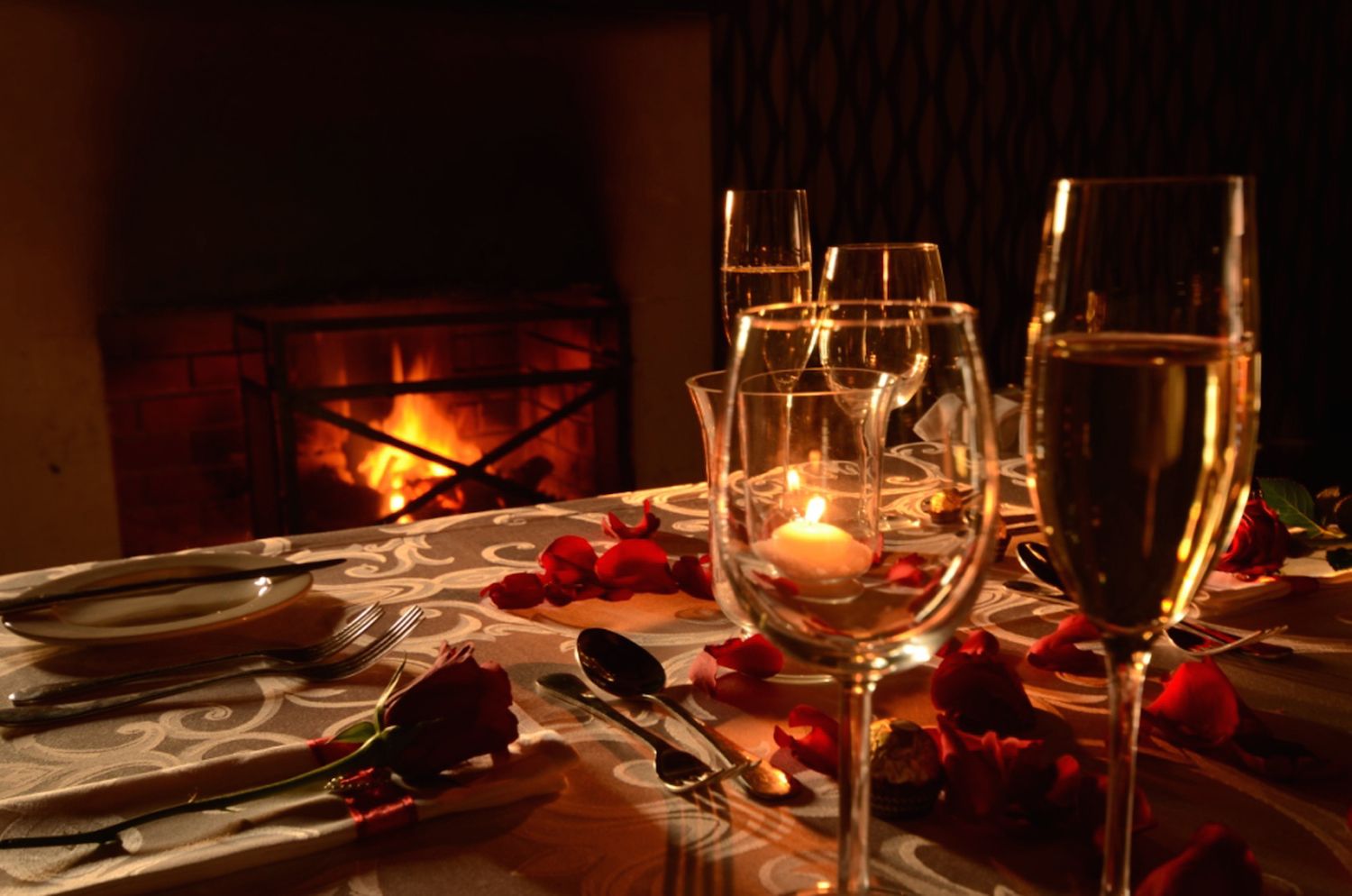 breakfast, lunch, dinner served; local cuisine