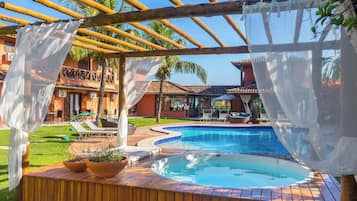 2 outdoor pools, sun loungers