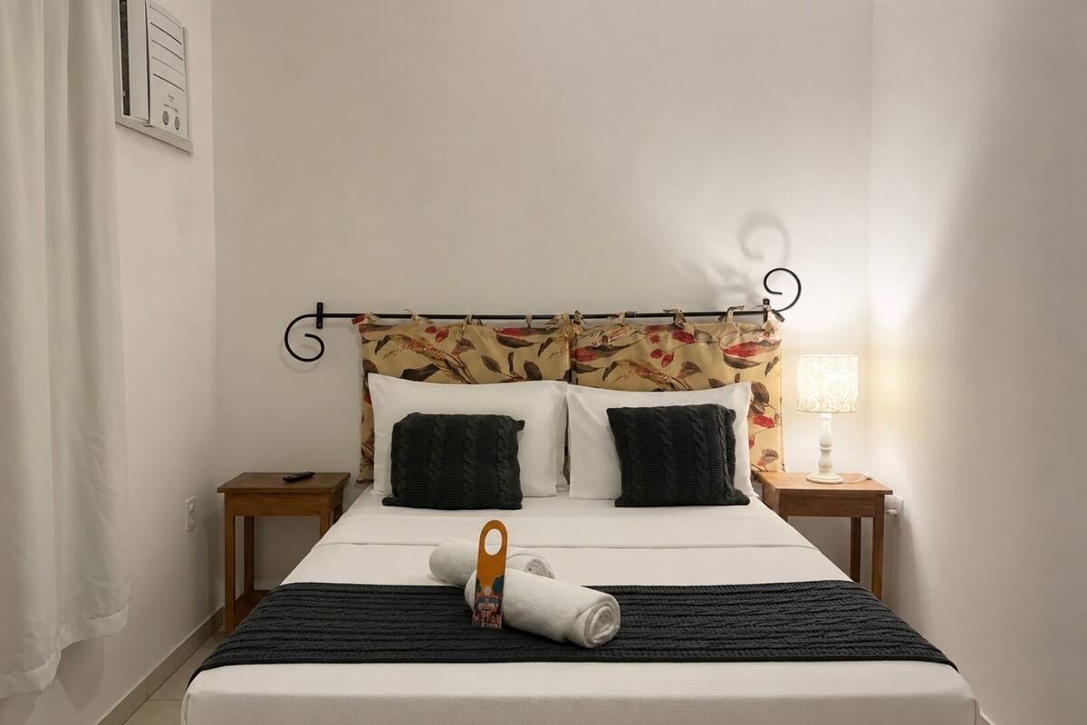 Comfort Room | Minibar, WiFi (free), bed sheets