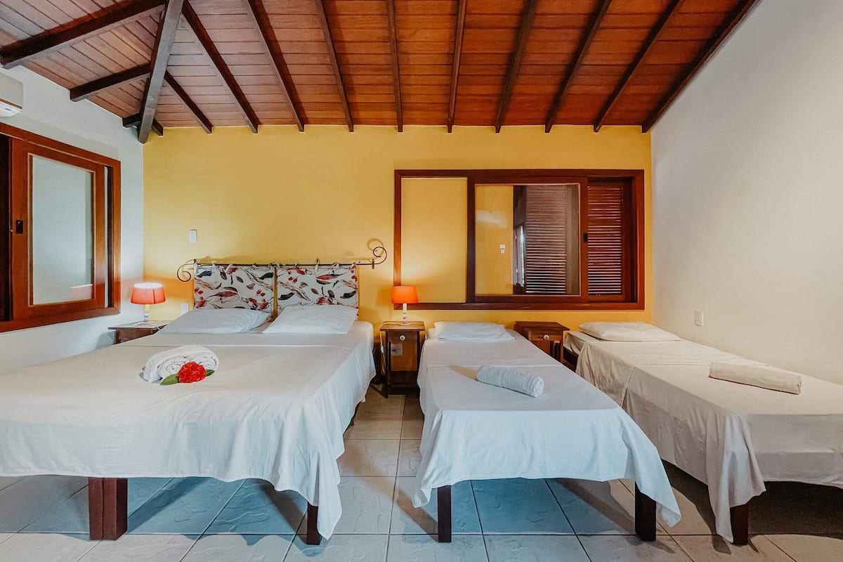 1 habitación, minibar, wifi gratis y ropa de cama
