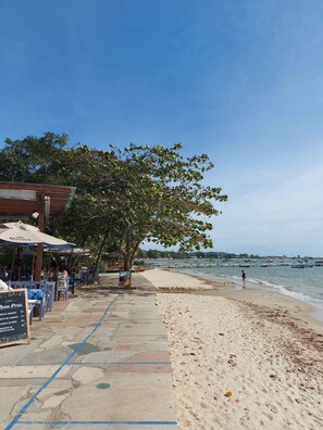 Beach nearby, beach towels
