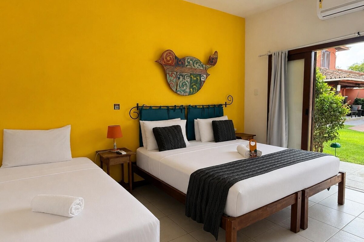 Minibar, free WiFi, bed sheets