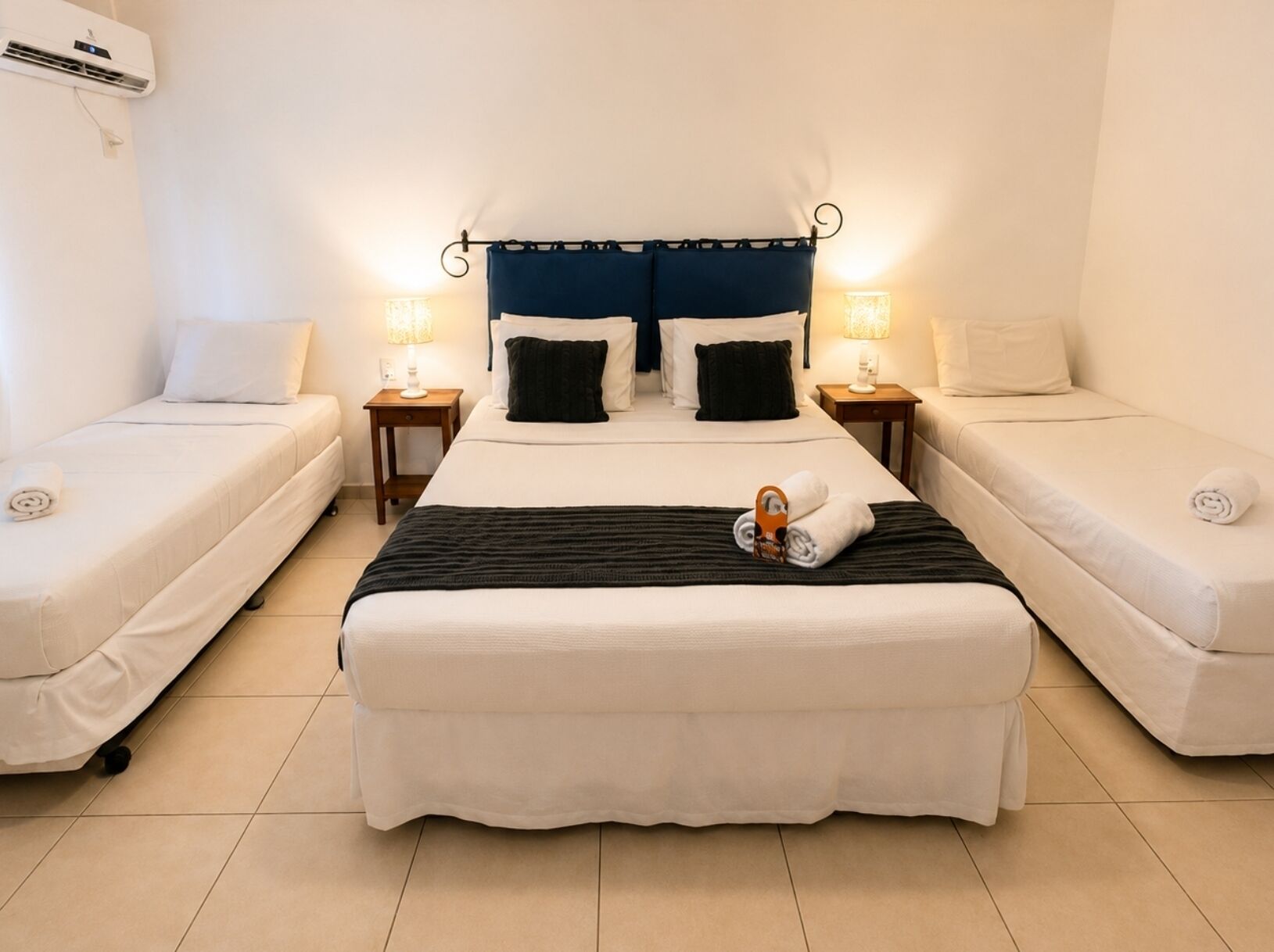 Familien-Suite, 1 Schlafzimmer | Minibar, kostenloses WLAN, Bettwäsche
