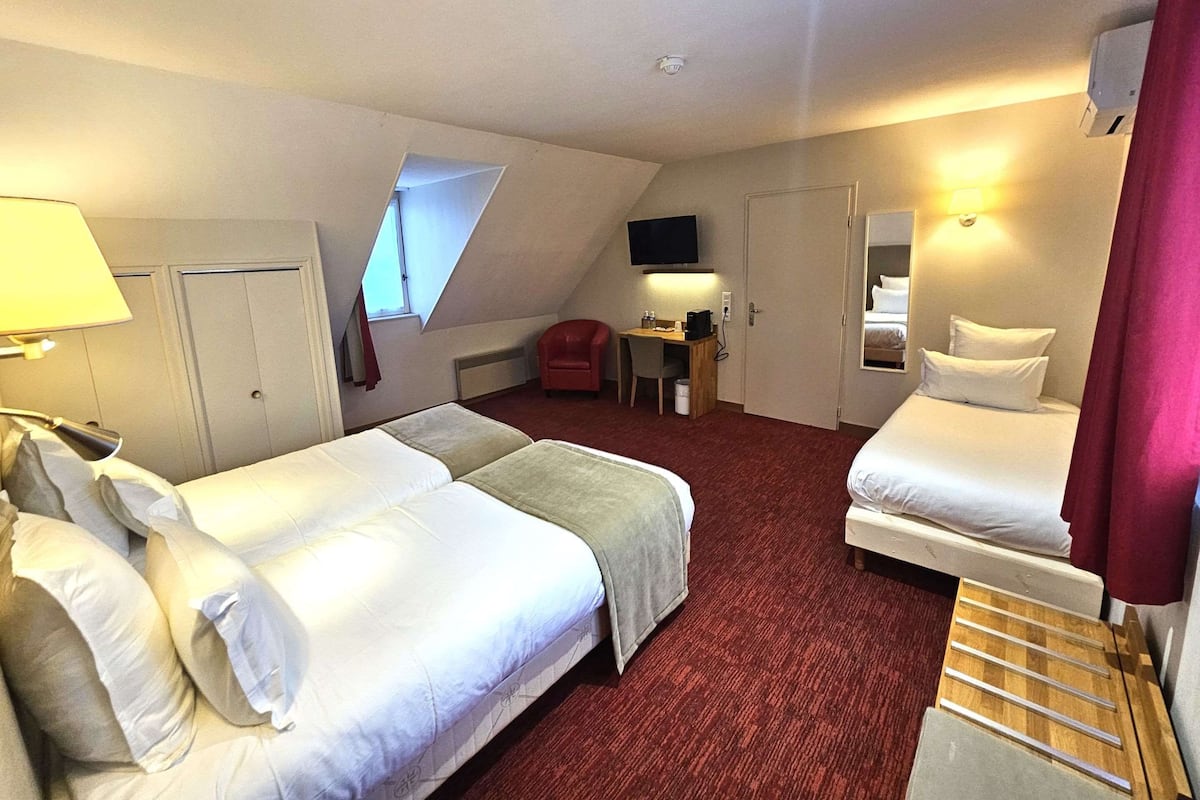 Individually decorated, WiFi, bed sheets