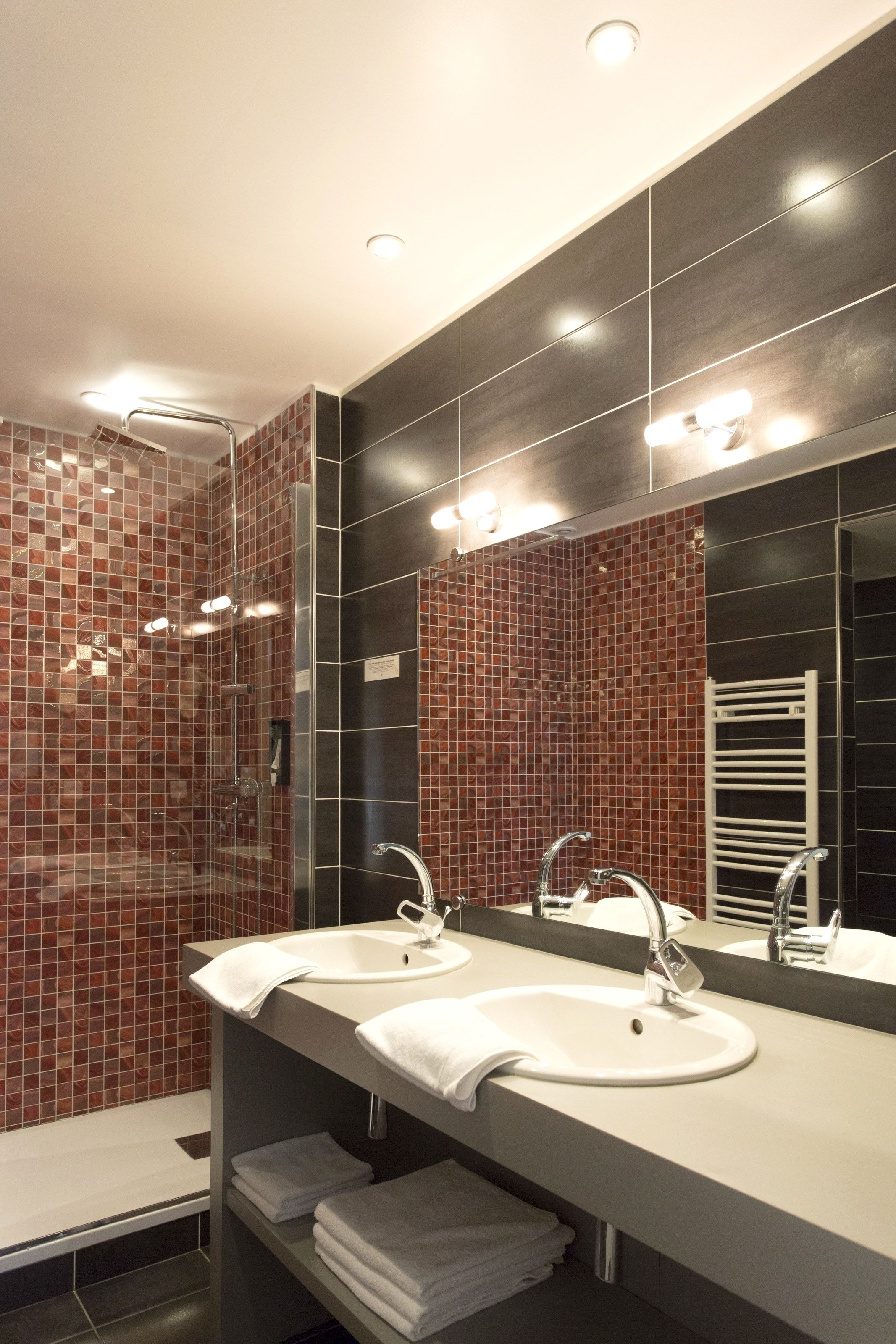 free toiletries, hair dryer