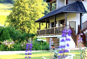 Fachada de la propiedad