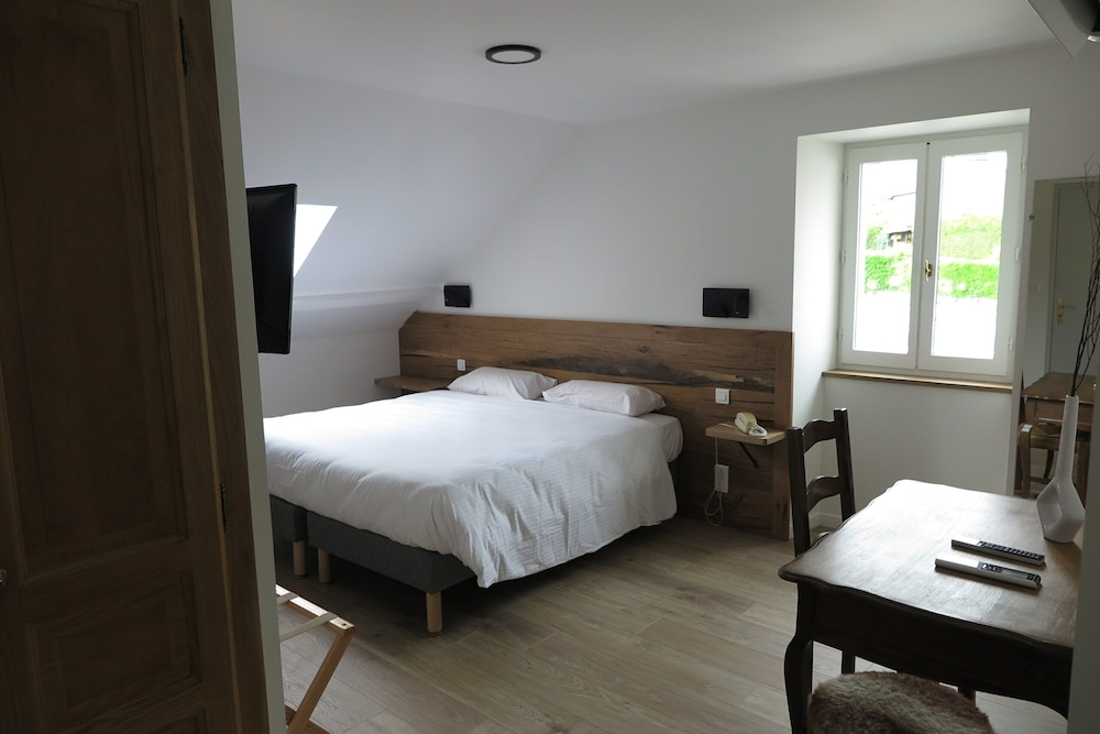 Logis Hôtel Etchemaïté by null