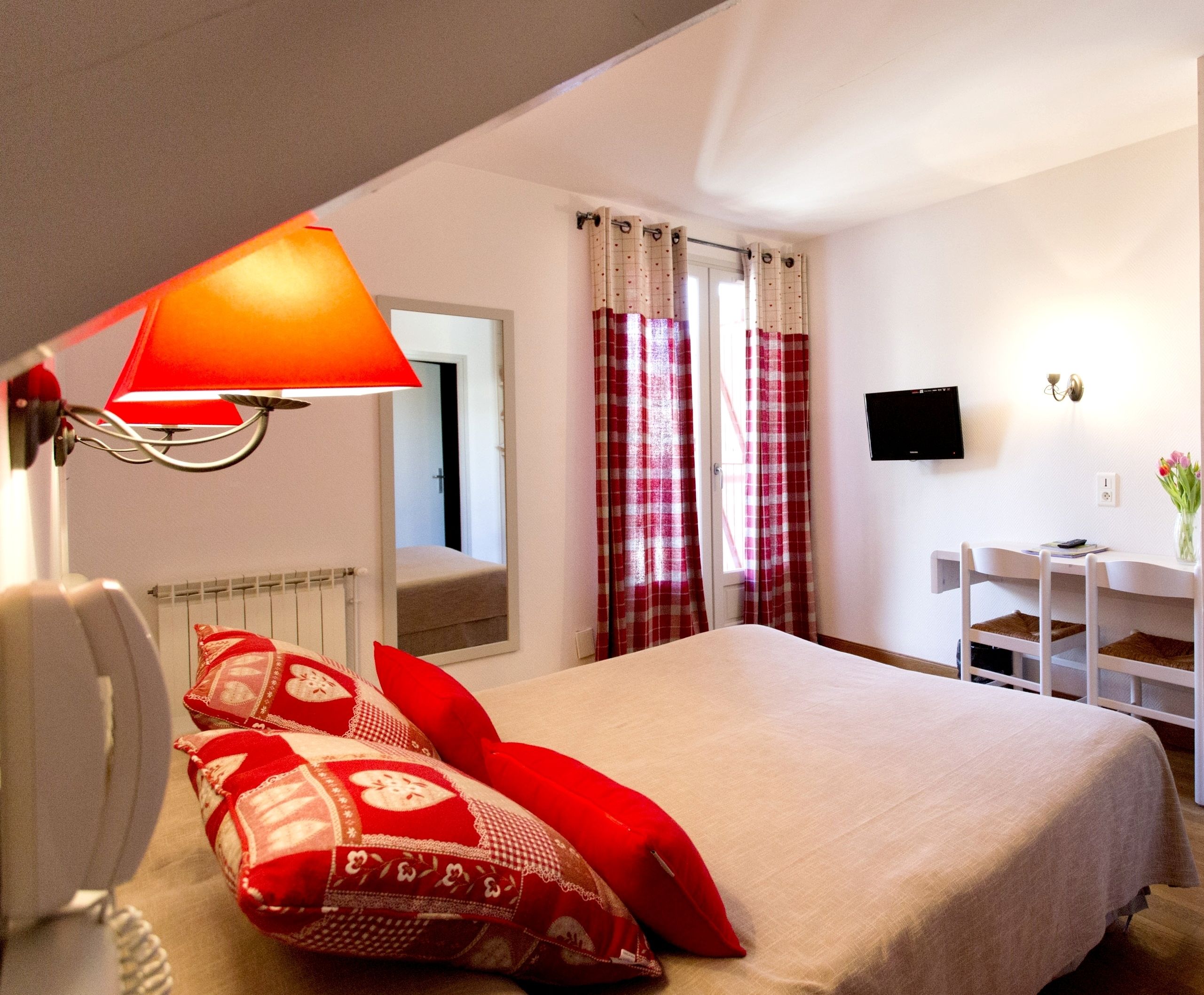 desk, blackout curtains, free cots/infant beds, rollaway beds