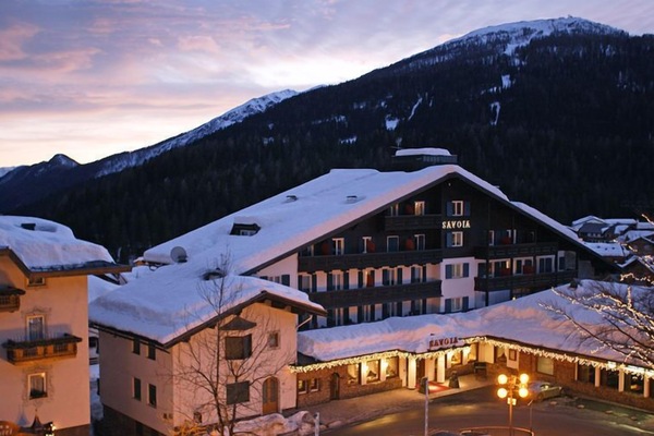 Fassade der Unterkunft – Abend/Nacht