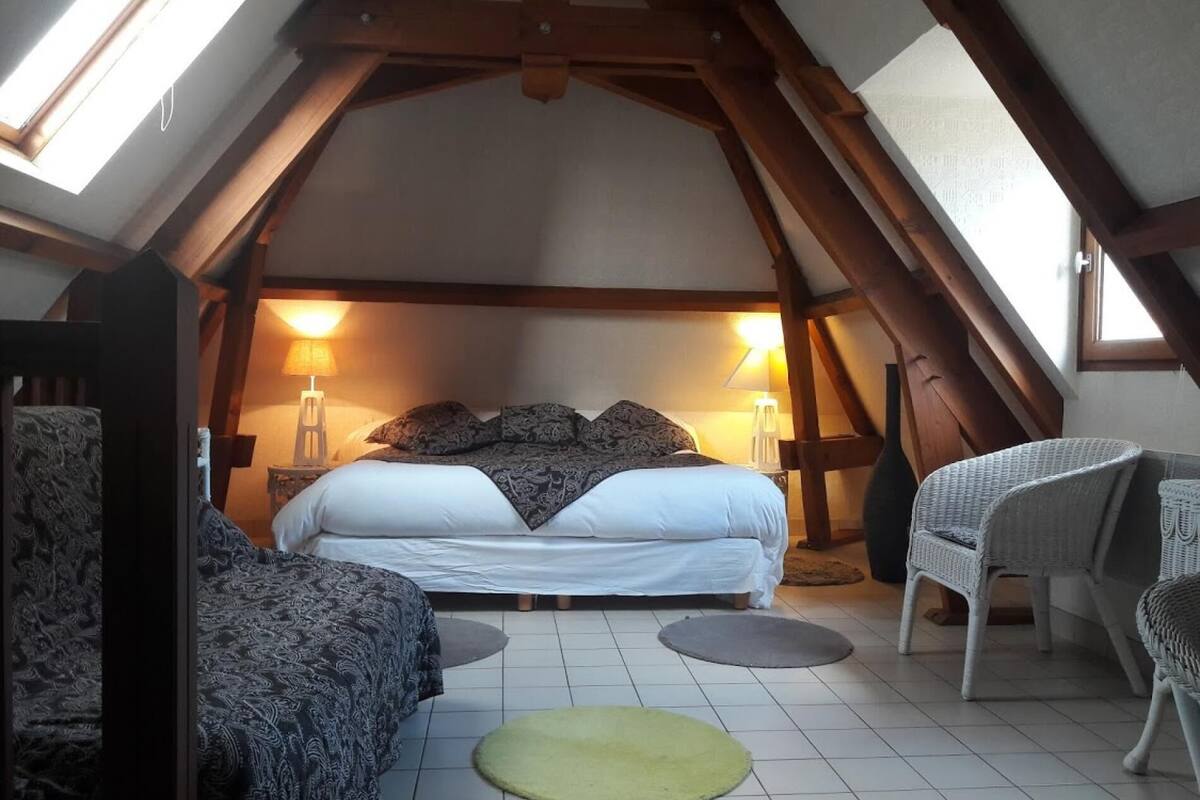 superior double room | individually decorated, individually furnished, iron/ironing board