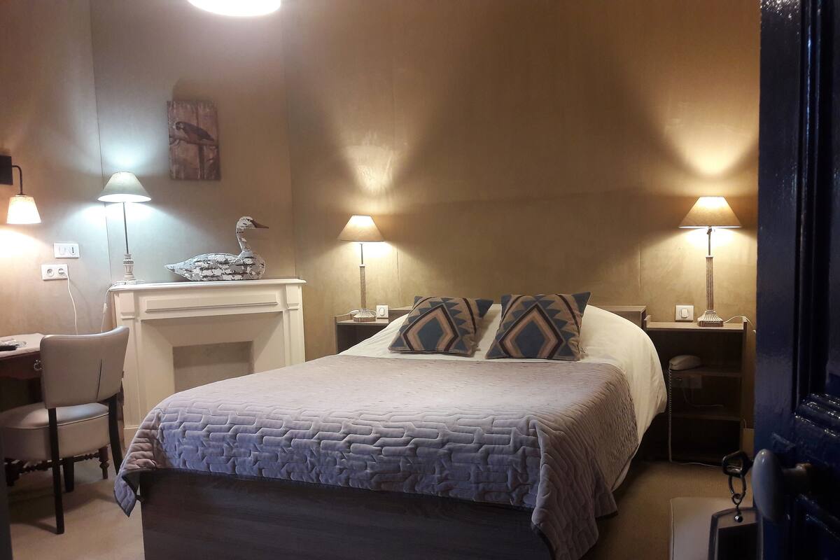 Standard Double Room | Iron/ironing board (on request), WiFi (free), individually decorated