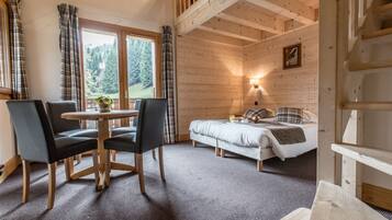 In-room safe, free WiFi, bed sheets