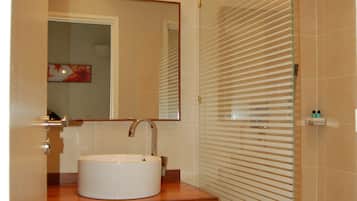 Shower, towels, soap, shampoo