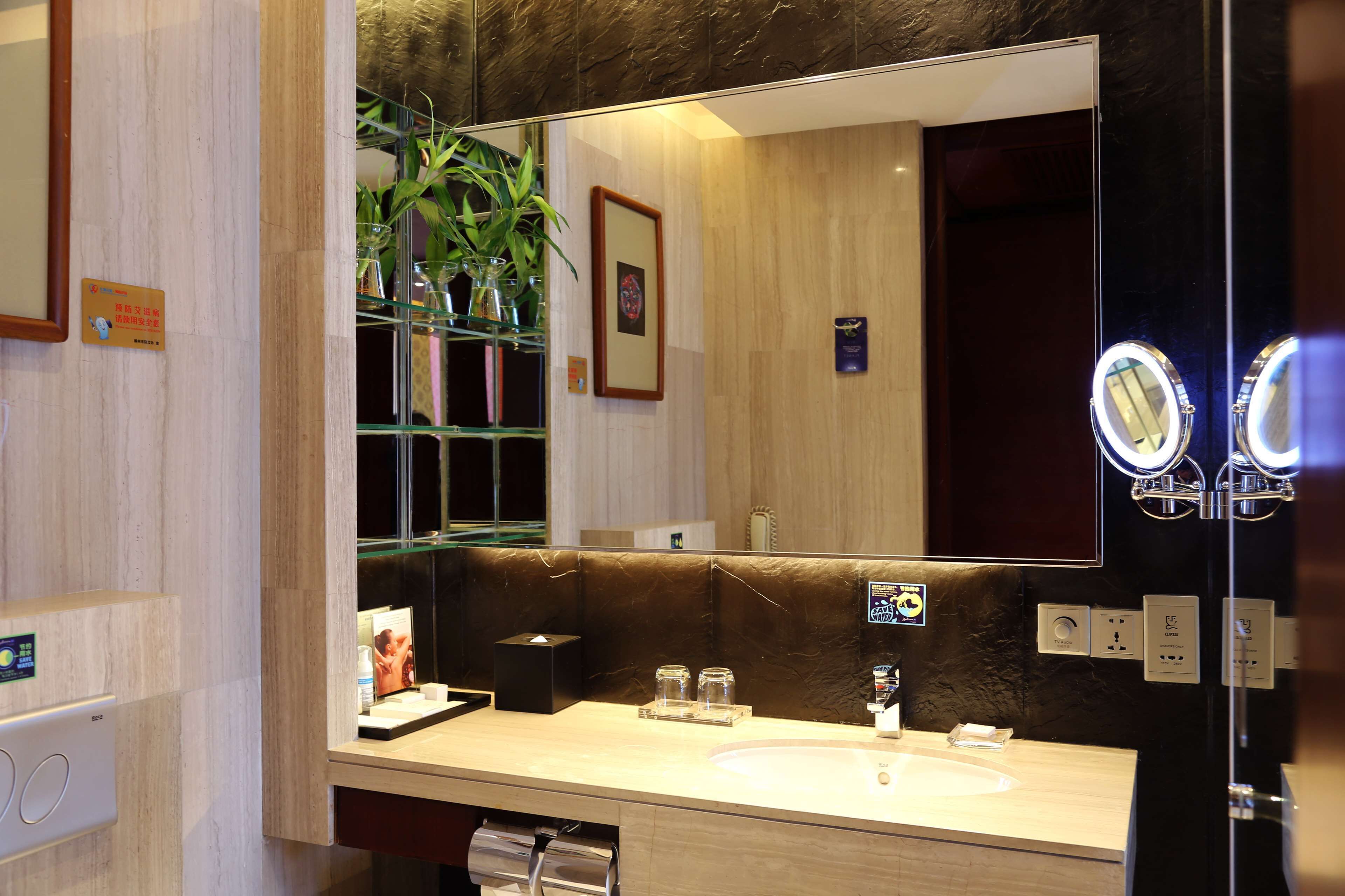 separate bathtub and shower, deep-soaking bathtub, rainfall showerhead