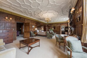 Egyptian cotton sheets, premium bedding, in-room safe