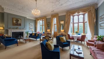 Lakens van Egyptisch katoen, luxe beddengoed, een kluis op de kamer