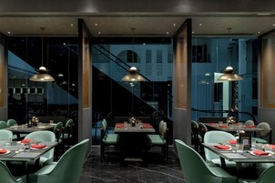 Breakfast, lunch, dinner served; vegetarian cuisine 