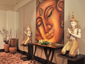 Interior detail - Radisson Hyderabad Hitec City (Hyderabad)