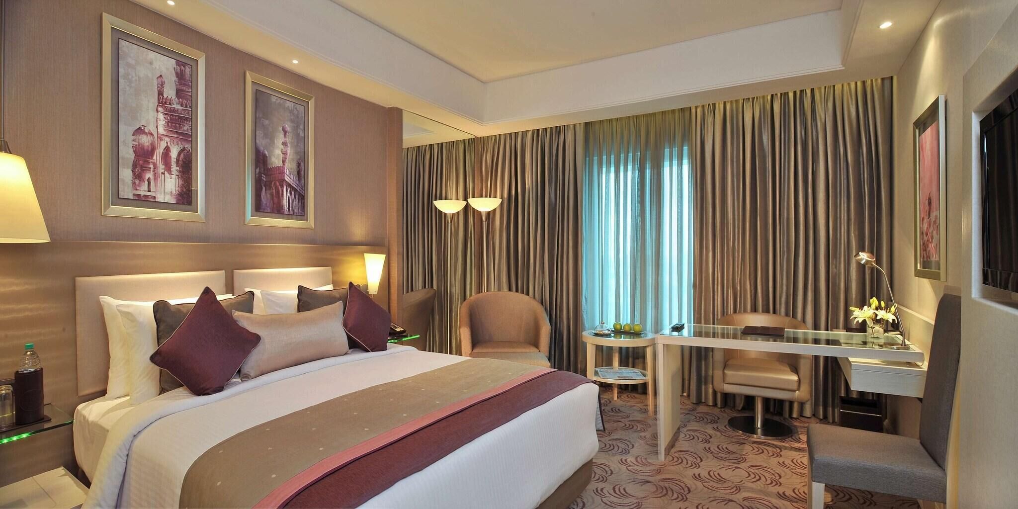 Premium bedding, minibar, in-room safe, desk