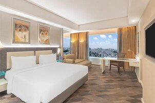 Premium bedding, minibar, in-room safe, desk