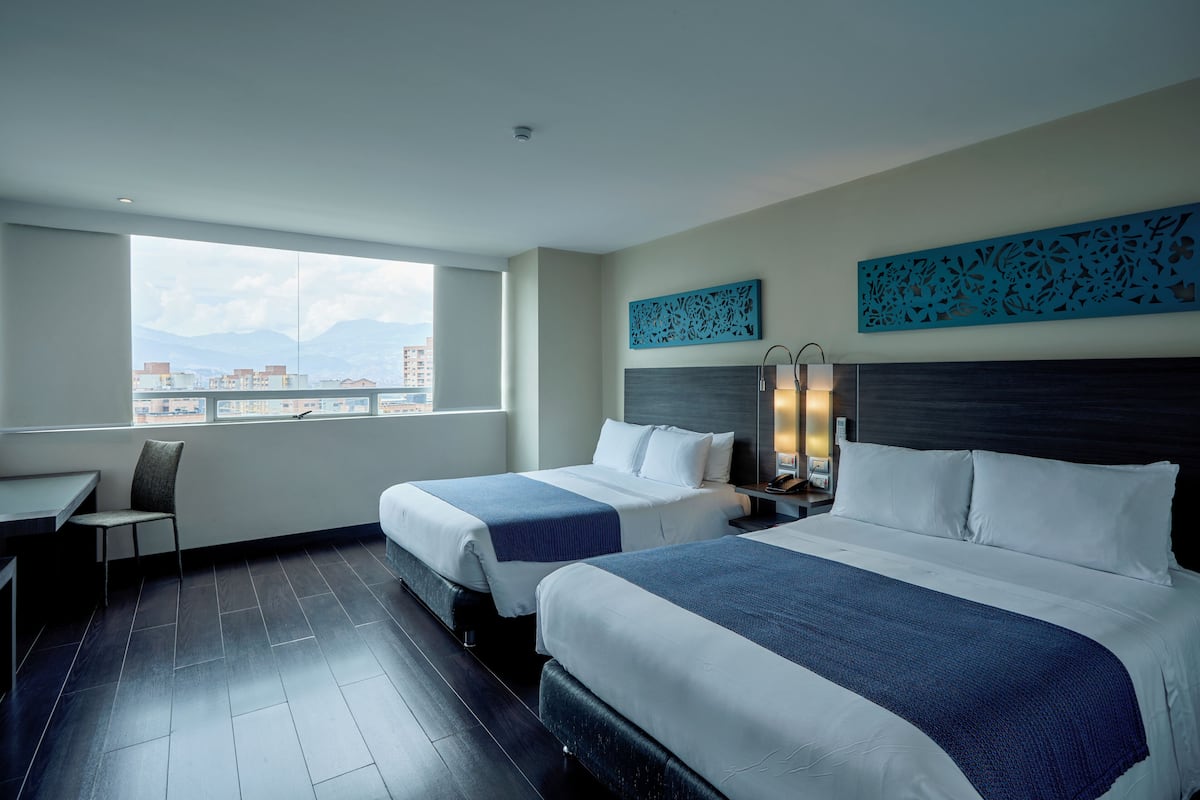 Standard Room, 2 Queen Beds | Premium bedding, minibar, in-room safe, desk