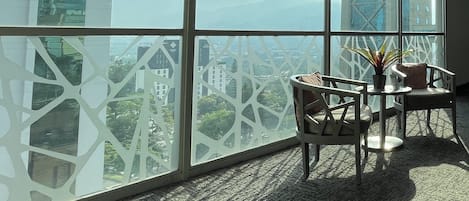 Vue sur la ville depuis l’hébergement