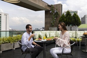Terrace/patio - Hotel BH El Poblado (Medellín)