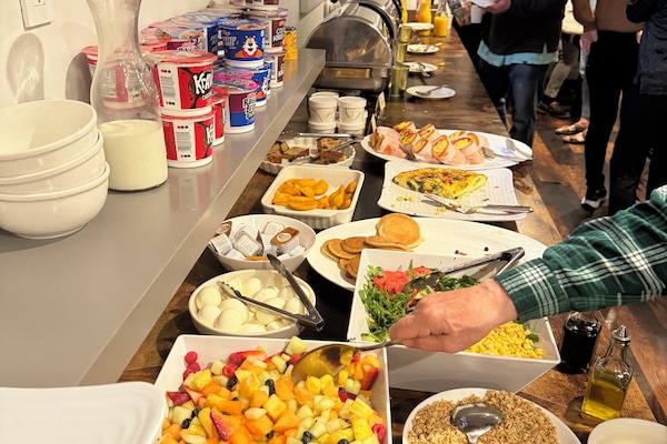 Desayuno bufé gratuito y diario