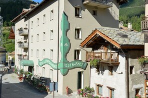 Exterior - Hotel Du Grand Paradis - 1899 Auberge Boutique (Cogne)