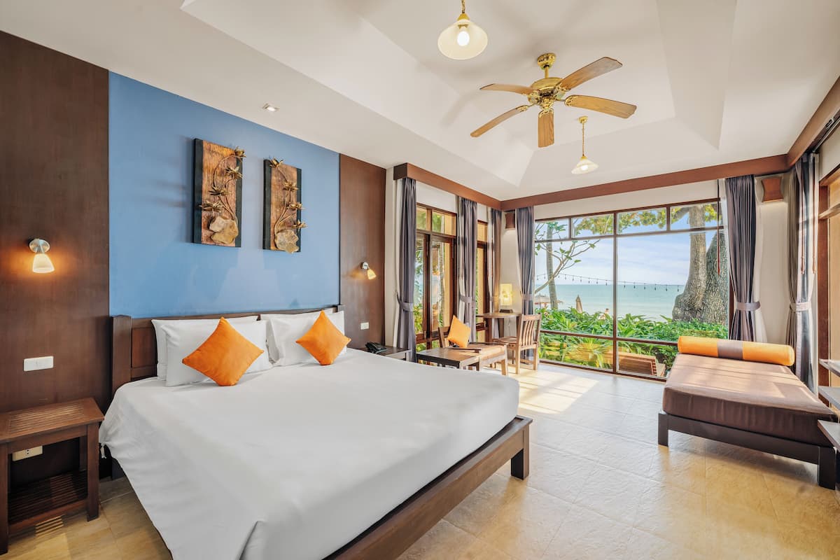 Beachfront Suite | 1 bedroom, premium bedding, Select Comfort beds, minibar