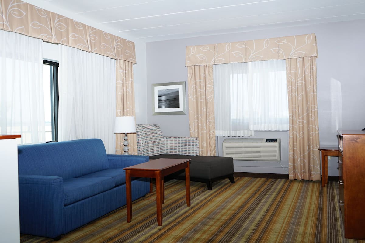 in-room safe, desk, laptop workspace, iron/ironing board