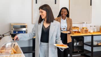 Free daily buffet breakfast