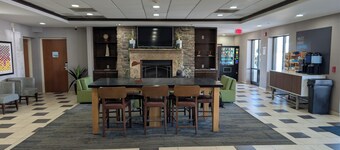 Harbor Pointe Inn PHL Airport