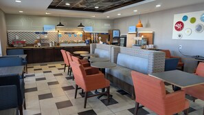 Frokost på farten er inkludert hver dag