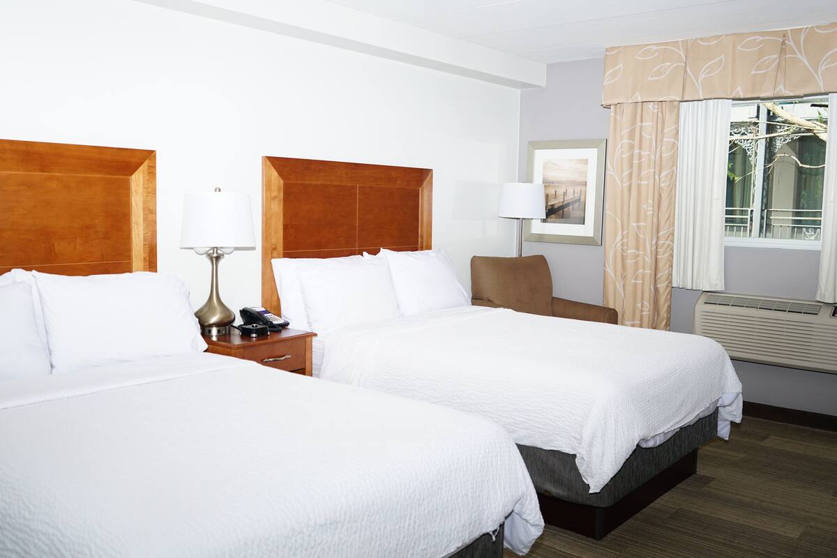 in-room safe, desk, laptop workspace, iron/ironing board