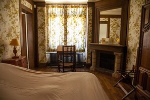 Kahden hengen comfort-huone, 1 parisänky, tupakointi kielletty, oma kylpyhuone | Yksilöllisesti sisustettu, yksilöllisesti kalustettu, ilmainen Wi-Fi