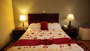 Standard Room | Minibar, in-room safe, desk, free wired internet