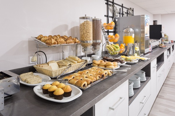 Daily buffet breakfast for a fee