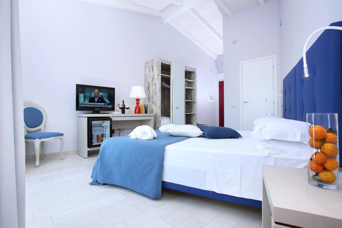 ห้องจูเนียร์, วิวทะเล | เครื่องนอนระดับพรีเมียม, ผ้านวมขนเป็ด, มินิบาร์, ตู้นิรภัยในห้องพัก