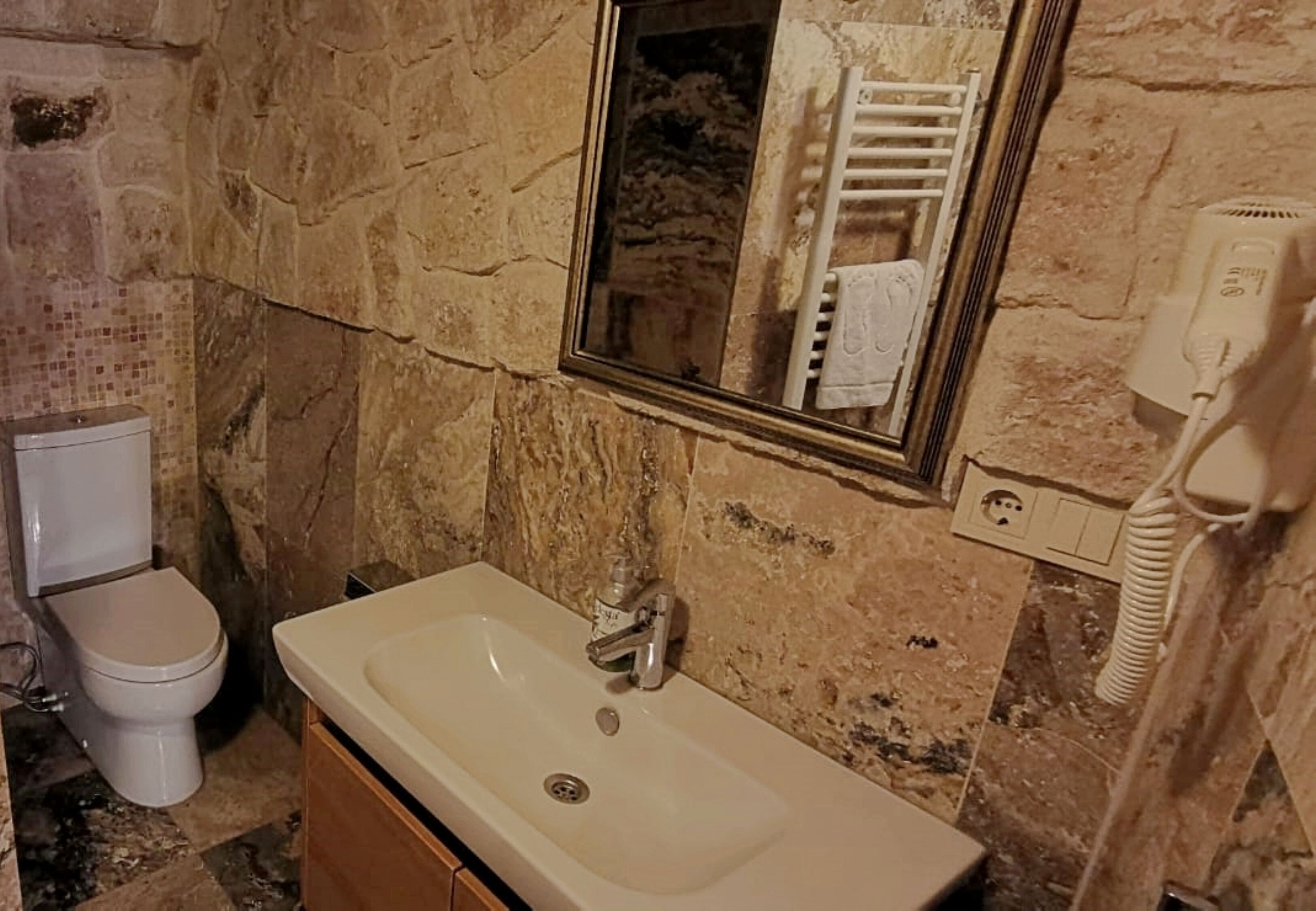 deluxe suite (quadruple) | bathroom | shower, rainfall showerhead, free toiletries, hair dryer