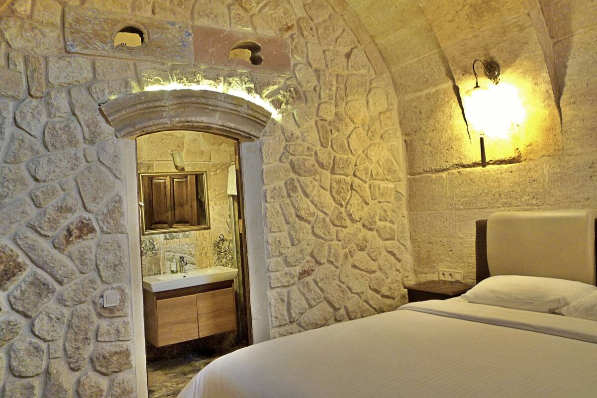 2 bedrooms, minibar, individually decorated, individually furnished