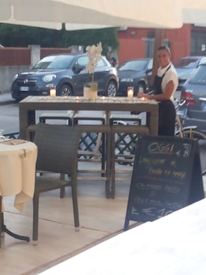 Outdoor dining