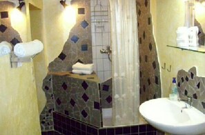 Hair dryer, towels - Fritzi's Art Hotel (Filderstadt)