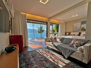 Surmatelas, minibar, coffres-forts dans les chambres, rideaux occultants