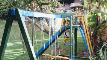 Çocuklar için oyun alanı - dış mekân